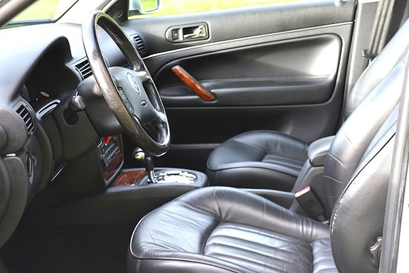 Volkswagen Passat 10 of 21