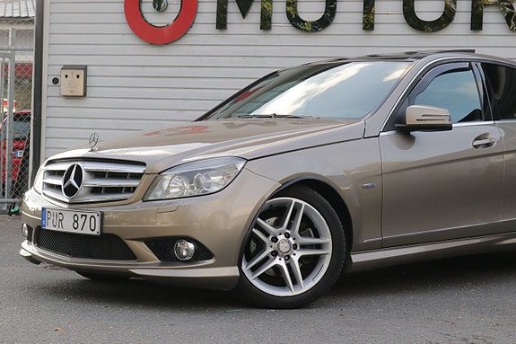 Mercedes-Benz C220 2 of 16