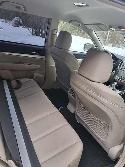 Subaru Legacy 8 of 10