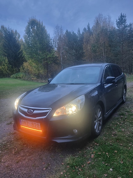 Subaru Legacy 2 of 10