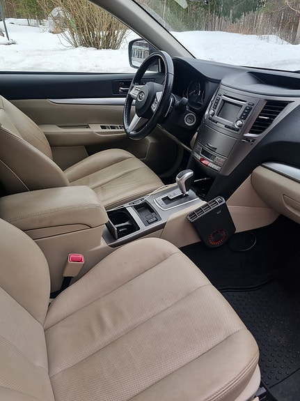 Subaru Legacy 10 of 10