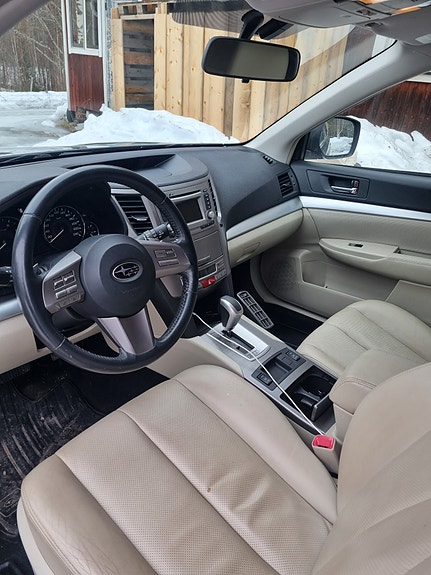 Subaru Legacy 6 of 10