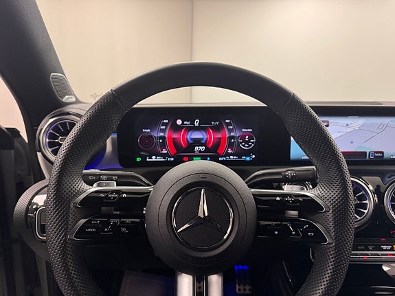 Mercedes-Benz CLA250 e 5 of 18