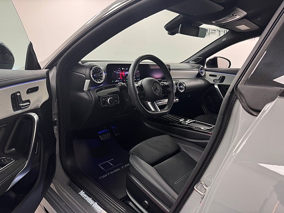 Mercedes-Benz CLA250 e 3 of 18