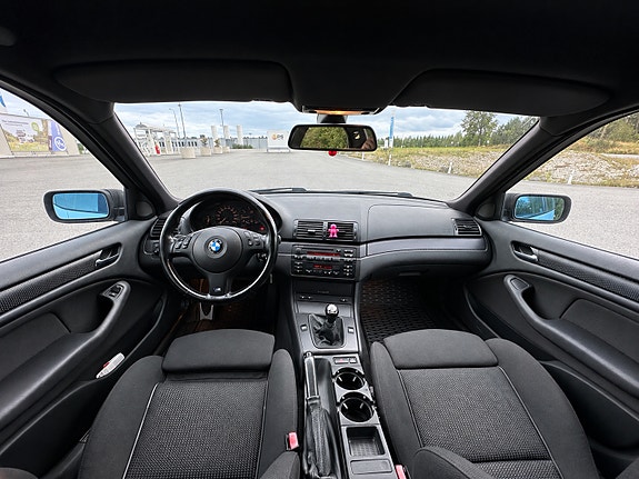 BMW 320i 11 of 11