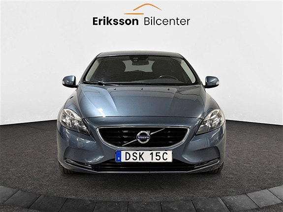 Volvo V40 3 of 22