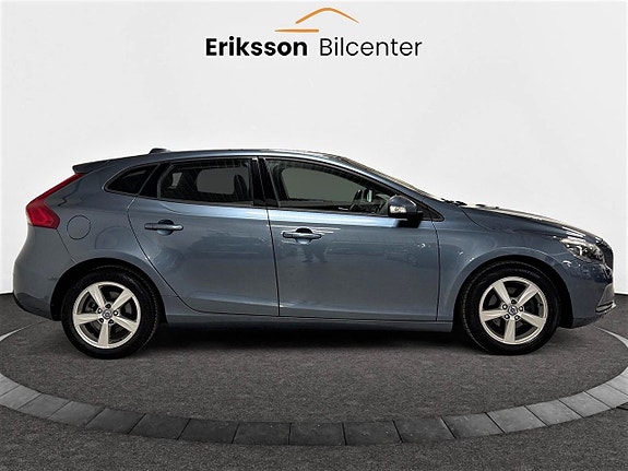 Volvo V40 8 of 22