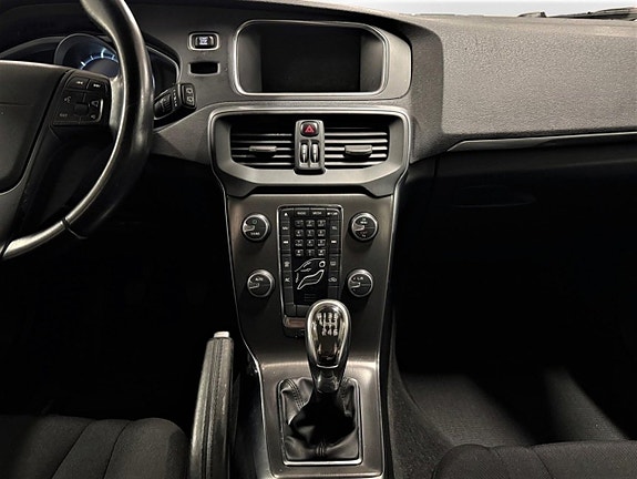 Volvo V40 14 of 22