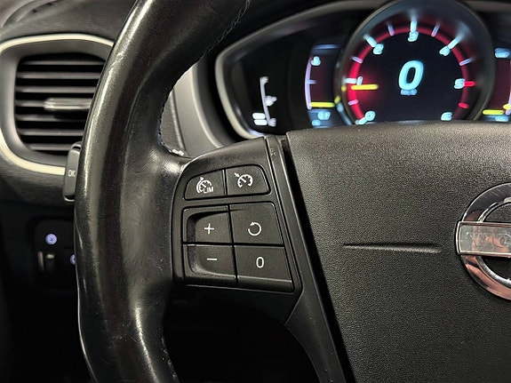 Volvo V40 16 of 22