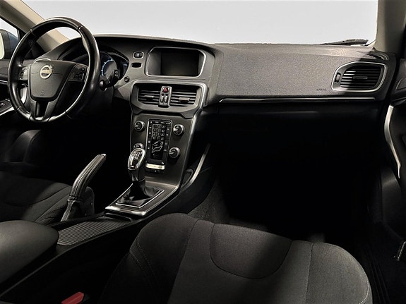 Volvo V40 12 of 22