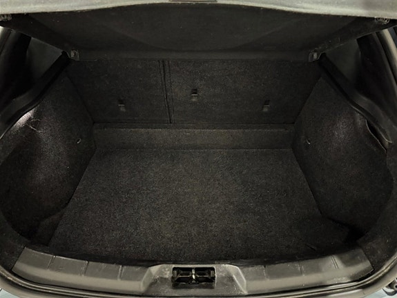 Volvo V40 20 of 22