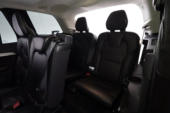 Volvo XC90 13 of 30