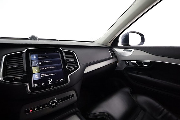 Volvo XC90 25 of 30