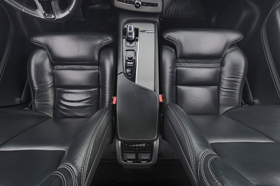 Volvo XC90 15 of 30