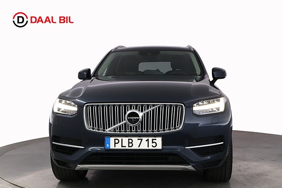 Volvo XC90 2 of 30