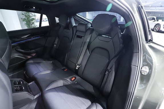 Porsche Panamera 4 14 of 25