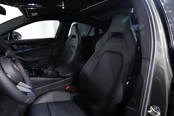 Porsche Panamera 4 12 of 25