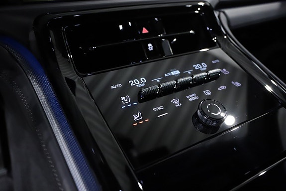 Porsche Panamera 4 16 of 25