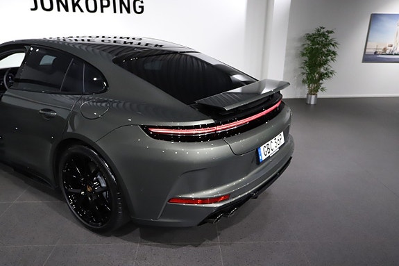 Porsche Panamera 4 9 of 25