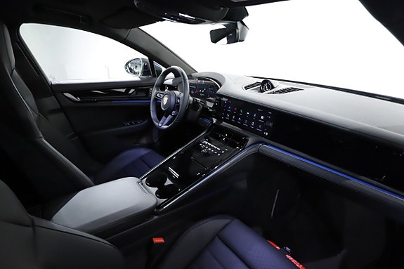 Porsche Panamera 4 13 of 25