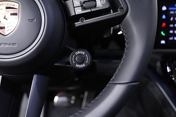 Porsche Panamera 4 20 of 25
