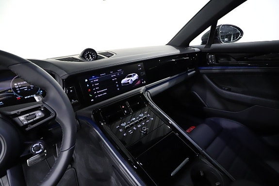 Porsche Panamera 4 15 of 25
