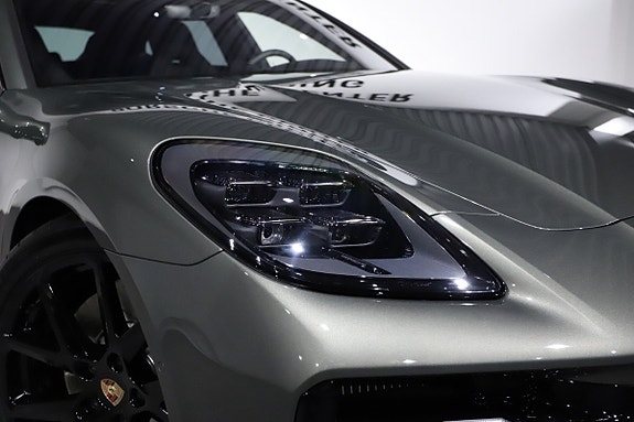 Porsche Panamera 4 17 of 25
