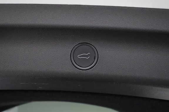 Tesla Model Y 25 of 25