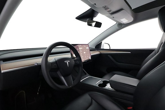 Tesla Model Y 11 of 25