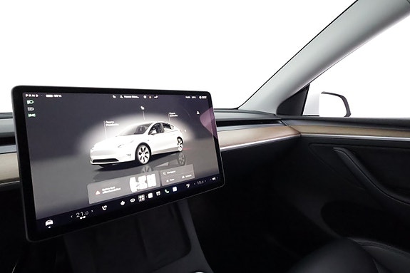 Tesla Model Y 21 of 25