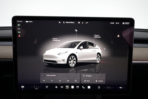Tesla Model Y 16 of 25