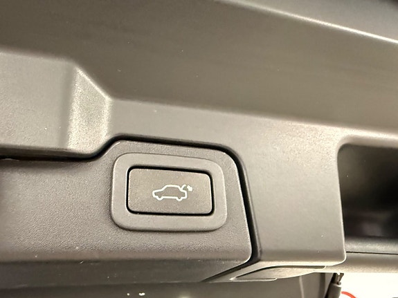 Land Rover Range Rover Evoque 13 of 27