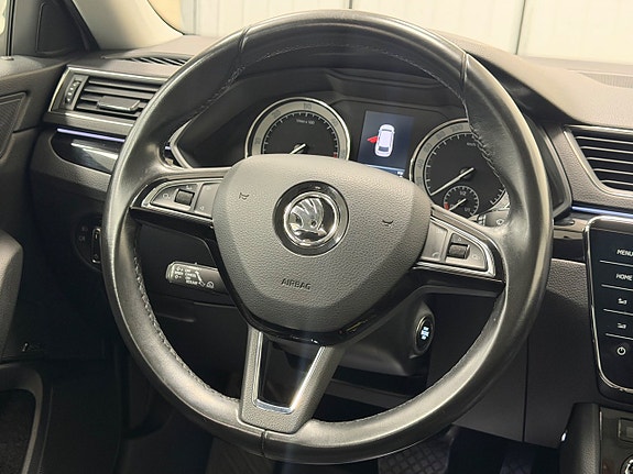 Skoda Superb 16 of 30