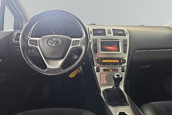 Toyota Avensis 8 of 18