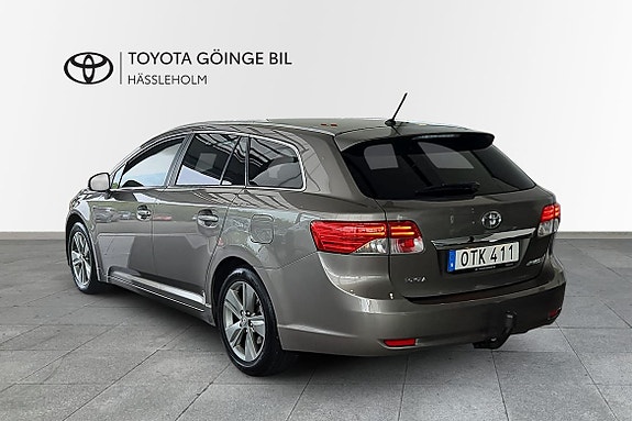 Toyota Avensis 2 of 18