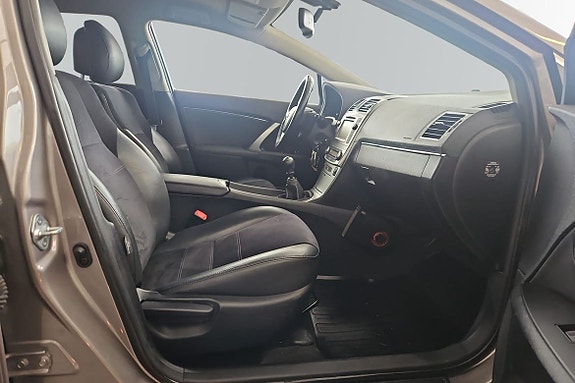 Toyota Avensis 6 of 18