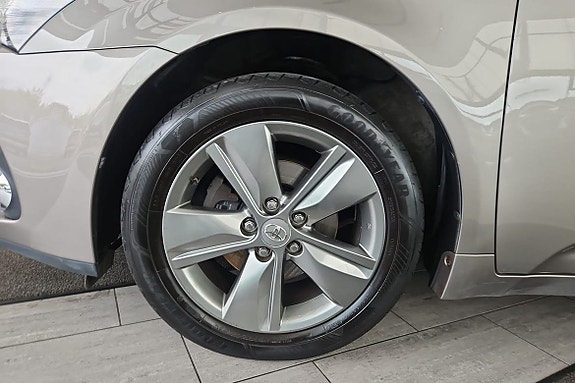Toyota Avensis 11 of 18