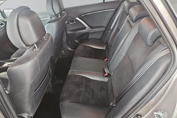 Toyota Avensis 7 of 18