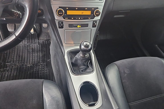 Toyota Avensis 14 of 18