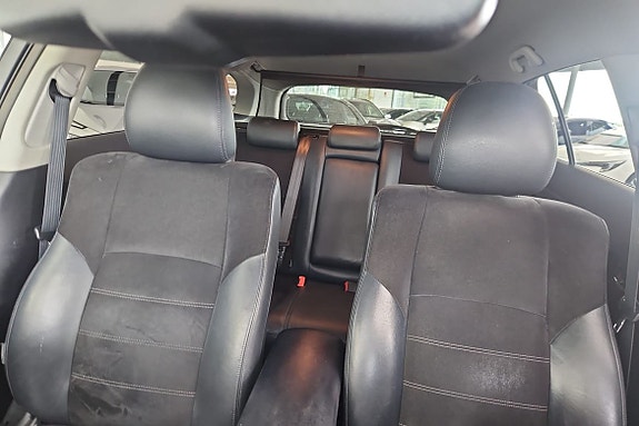 Toyota Avensis 15 of 18