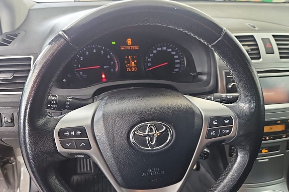 Toyota Avensis 13 of 18