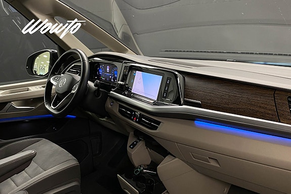 Volkswagen Multivan 18 of 25