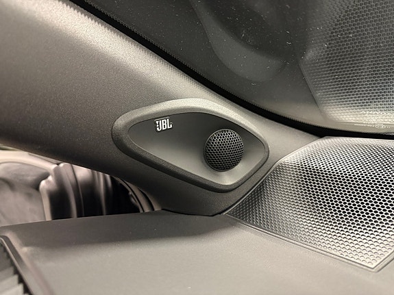 Toyota Yaris 9 of 19