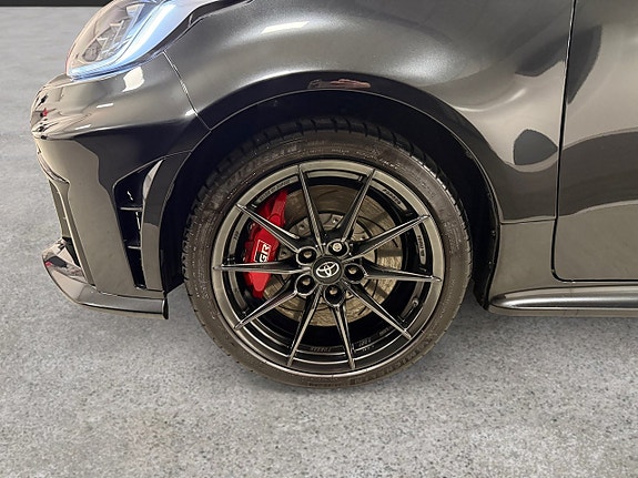 Toyota Yaris 19 of 19