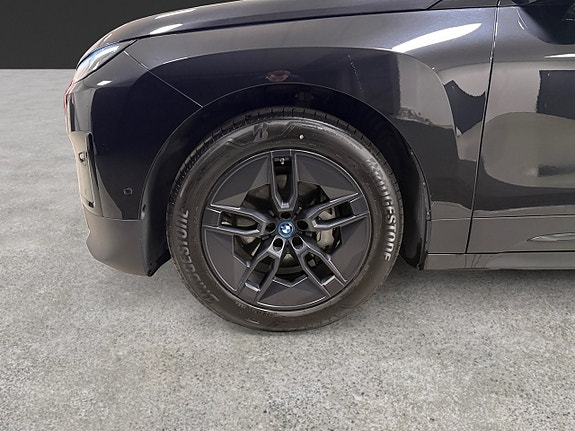 BMW iX 17 of 18