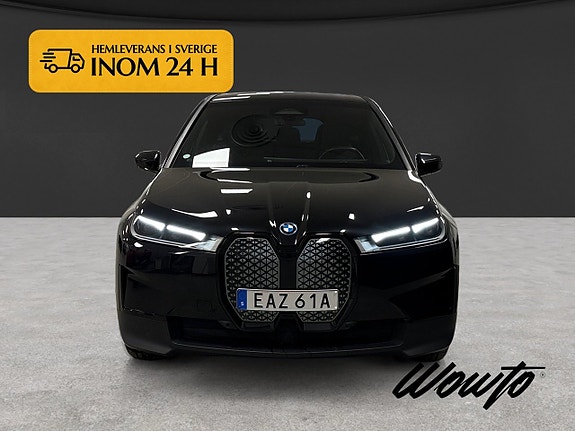 BMW iX 2 of 18