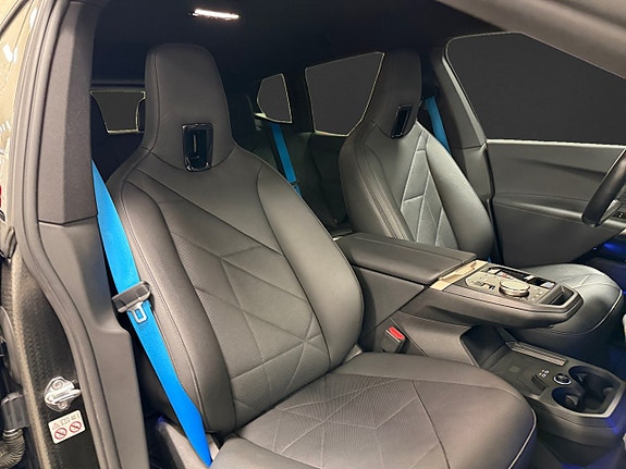 BMW iX 11 of 18