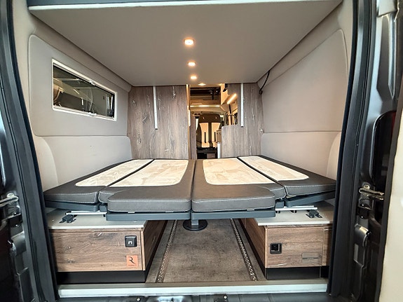 Robeta Helios 180HK AUT (5 bältad & 6 sovplatser!) 3500kg! Skyloft! Adaptiv farthållare! Vinteranpassad! Endast 5,99m! 12 of 24