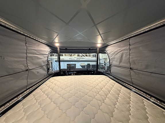Robeta Helios 180HK AUT (5 bältad & 6 sovplatser!) 3500kg! Skyloft! Adaptiv farthållare! Vinteranpassad! Endast 5,99m! 19 of 24