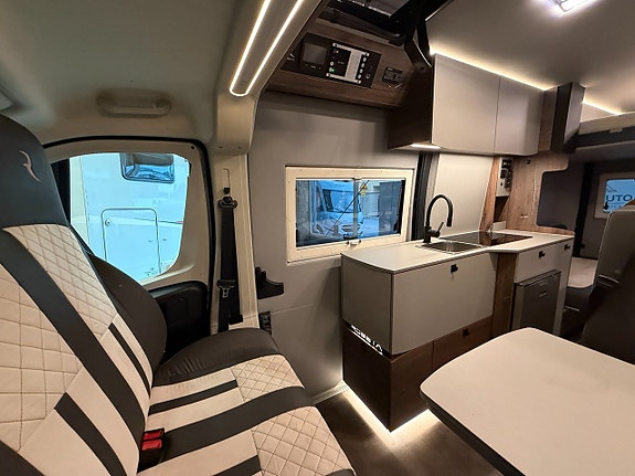 Robeta Helios 180HK AUT (5 bältad & 6 sovplatser!) 3500kg! Skyloft! Adaptiv farthållare! Vinteranpassad! Endast 5,99m! 4 of 24